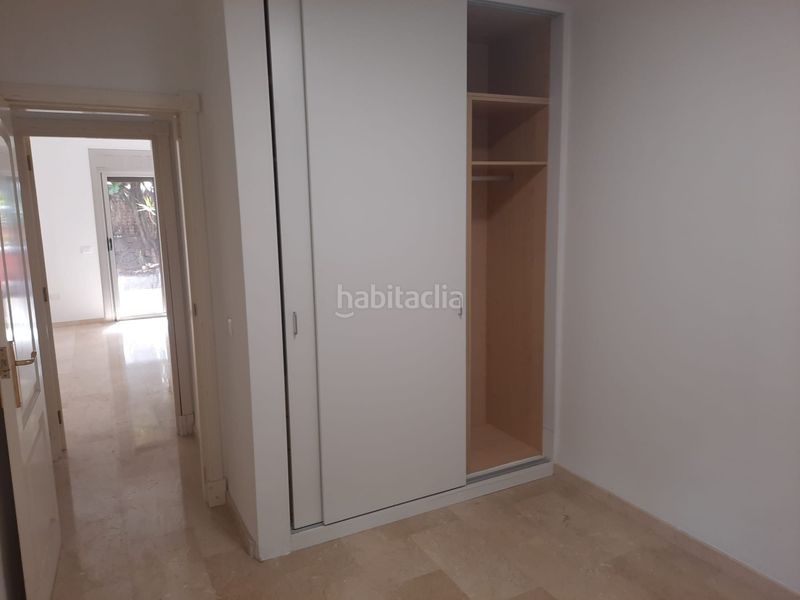 Foto 0e28ef26-510d-40a3-a2c5-5360dfe47d6e. Piso en calle juan sebastian elcano 49 magnifica vivienda con jardín y terraza en complejo residencial Radazul en Rosario (El)