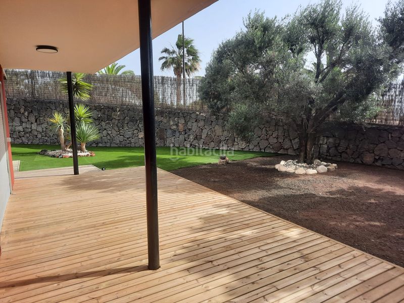 Foto 16f3c0ce-6f92-4e2f-938c-0108a398e6bf. Piso en calle juan sebastian elcano 49 magnifica vivienda con jardín y terraza en complejo residencial Radazul en Rosario (El)