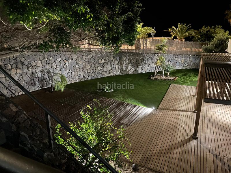 Foto 457c0c9f-8554-449c-8e09-f59ba857d0fe. Piso en calle juan sebastian elcano 49 magnifica vivienda con jardín y terraza en complejo residencial Radazul en Rosario (El)