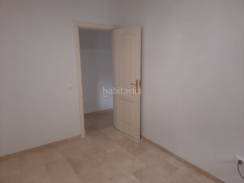 Foto 5e005547-2045-4a5d-958c-2dac8de3335b. Piso en calle juan sebastian elcano 49 magnifica vivienda con jardín y terraza en complejo residencial Radazul en Rosario (El)