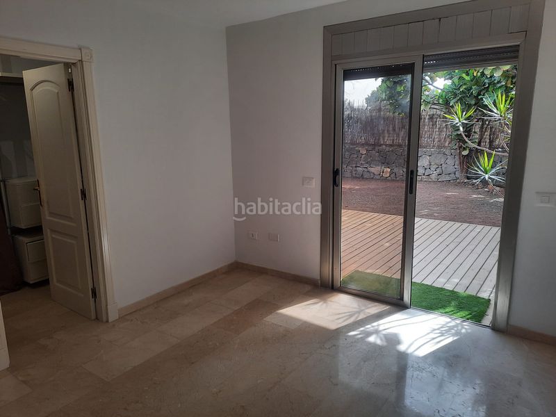 Foto 5fe6ec62-0eb0-42db-9f35-a205c5982c27. Piso en calle juan sebastian elcano 49 magnifica vivienda con jardín y terraza en complejo residencial Radazul en Rosario (El)