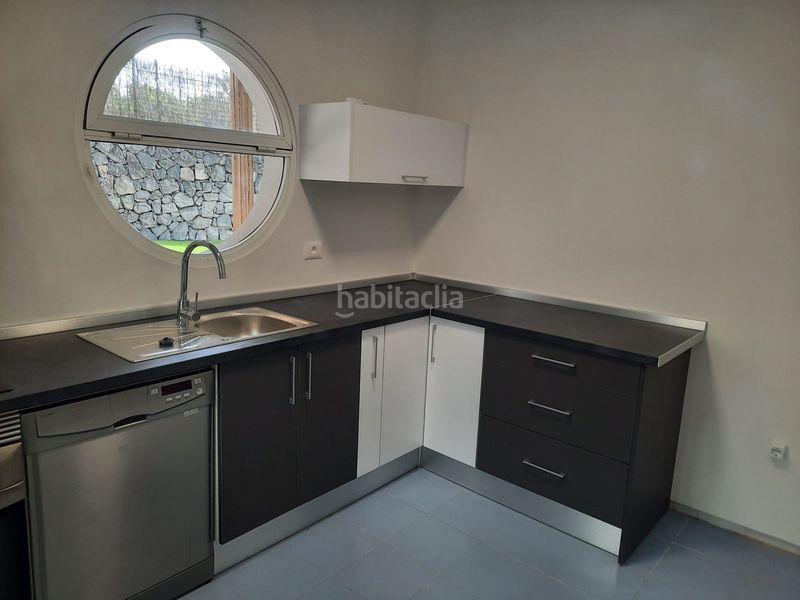Foto 68bf2eb7-cc17-423b-b80a-58efcb9a0b8b. Piso en calle juan sebastian elcano 49 magnifica vivienda con jardín y terraza en complejo residencial Radazul en Rosario (El)