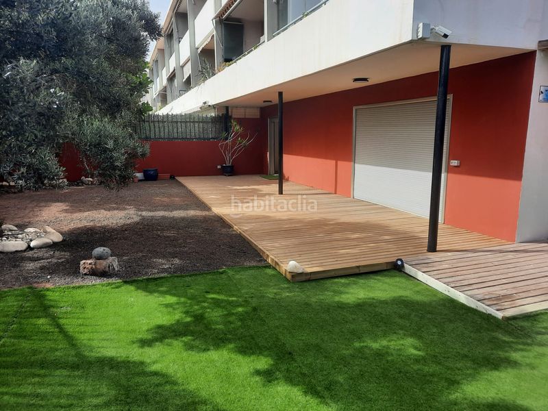 Foto 8e515301-e3a6-42e9-8d5c-57c54a6ac58d. Piso en calle juan sebastian elcano 49 magnifica vivienda con jardín y terraza en complejo residencial Radazul en Rosario (El)