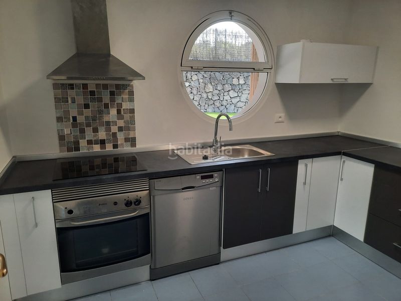 Foto 91072f9b-7797-440c-bda8-6cac92ca7e25. Piso en calle juan sebastian elcano 49 magnifica vivienda con jardín y terraza en complejo residencial Radazul en Rosario (El)