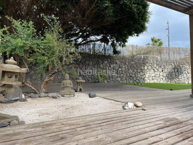 Foto d5b0a9aa-d697-4a00-80e7-852529400840. Piso en calle juan sebastian elcano 49 magnifica vivienda con jardín y terraza en complejo residencial Radazul en Rosario (El)