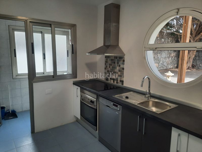 Foto d95c1434-c155-42ad-ae1a-dae53bc76a1b. Piso en calle juan sebastian elcano 49 magnifica vivienda con jardín y terraza en complejo residencial Radazul en Rosario (El)