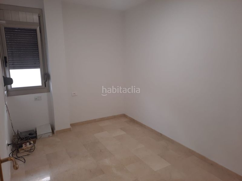 Foto deccbe3a-ac95-452b-9fcc-d3805e3049ef. Piso en calle juan sebastian elcano 49 magnifica vivienda con jardín y terraza en complejo residencial Radazul en Rosario (El)