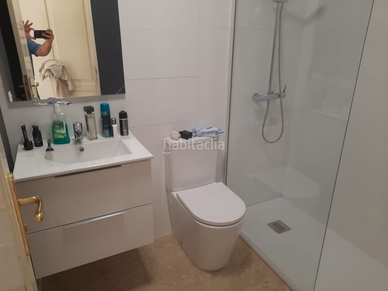 Foto f9c36aee-b7c7-411c-8833-0909cc15f6d3. Piso en calle juan sebastian elcano 49 magnifica vivienda con jardín y terraza en complejo residencial Radazul en Rosario (El)