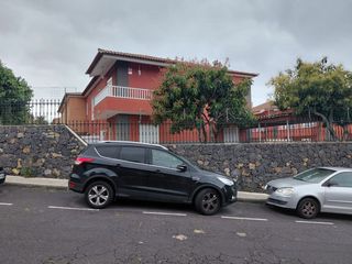 Casa adossada a Calle Bicacarera 17