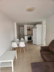 Alquiler Ático en Avenida agrupación musical isorana 24. Espectacular ätico con una terraza inmensa con vistas a la gomer