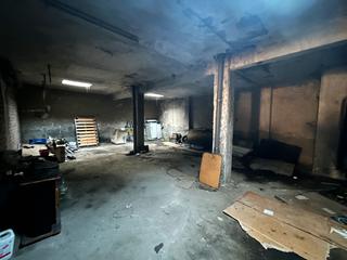 Local commercial  Calle pingüino. Local con vado en pajarillos, en calle pingüino