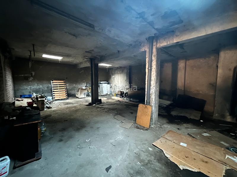 Foto ff0a7ce8-c2dc-4c51-8332-2d46b3b9da98. Local comercial local con vado en pajarillos, en calle pingüino en Valladolid