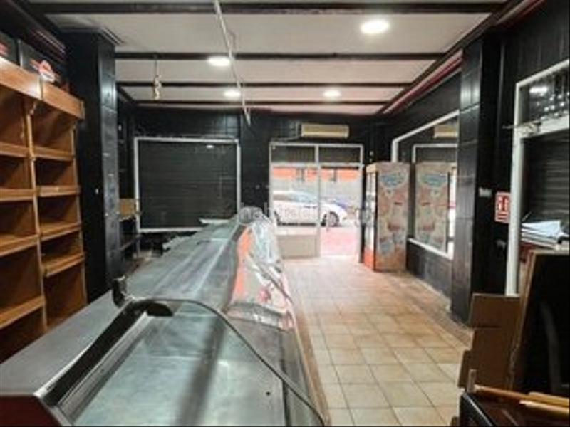 Foto 429a8660-5d69-4f59-9ad0-e555a54566a5. Lloguer local comercial a calle de villabáñez 29 a Valladolid