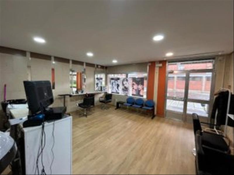 Foto e8f0127a-ab56-47fc-af49-3a0cb3cb0aa4. Locale commerciale in calle hermanos cossío 9 in Huerta del Rey Valladolid