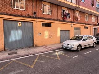 Local commercial à Calle tordo 8. Local de 240m2 en pajarillos en calle tordo