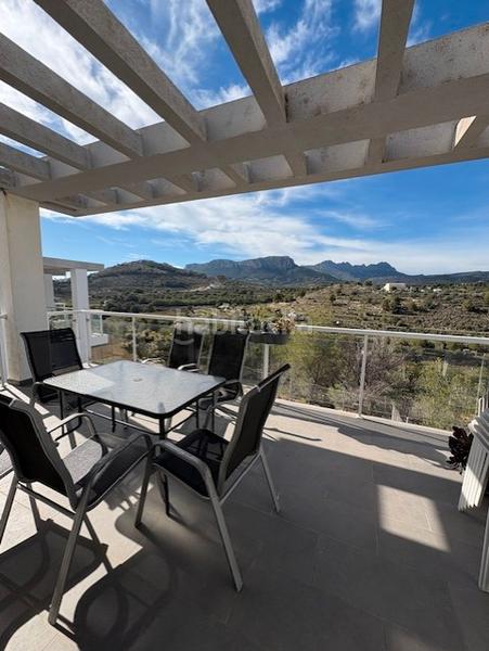 Foto 7d89a008-566b-4908-a45f-b067fdffb2b8. Casa aparellada amb aparcament piscina a La Empedrola Calp