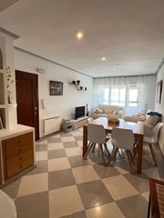 Flat  Avenida del norte. Gran piso de 4 dormitorios y 2 baños en la entrada de calpe