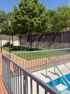 Foto dde0d022-b99b-45af-b514-33060f713ffa. Pis amb calefacció aparcament piscina a Huerta del Rey Valladolid