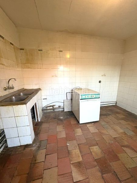 Foto 7104a8c2-eb63-48e5-acd6-f285bd6d9af6. Casa aparellada amb calefacció a Simancas