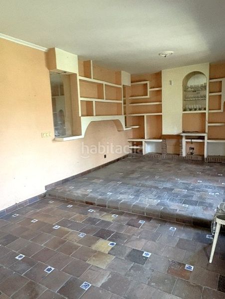 Foto a14d6824-f0f0-43cb-808c-8835270907cc. Casa aparellada amb calefacció a Simancas