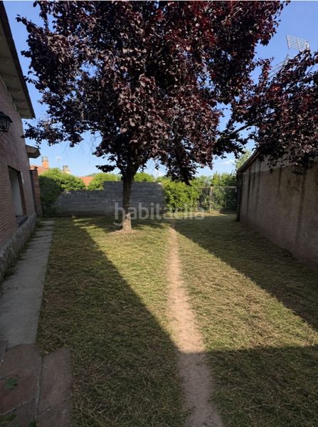 Foto f7db8df1-84fd-46c4-94bd-9086223c8761. Casa aparellada amb calefacció a Simancas
