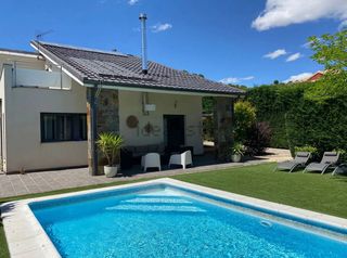 Xalet  Calle mochos. Casa individual con piscina privada en sotoverde