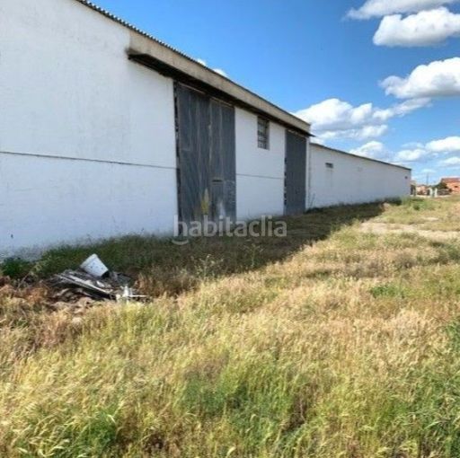 Foto ae578e2b-8563-4c3c-abb9-3bcd5e6c9f3d. Bâtiment à usage industriel dans Valdestillas