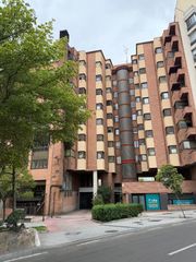 Pis  Plaza tenerías 11. Ático de 109m2 con terraza y 2 plazas de garaje en pza. tenerías
