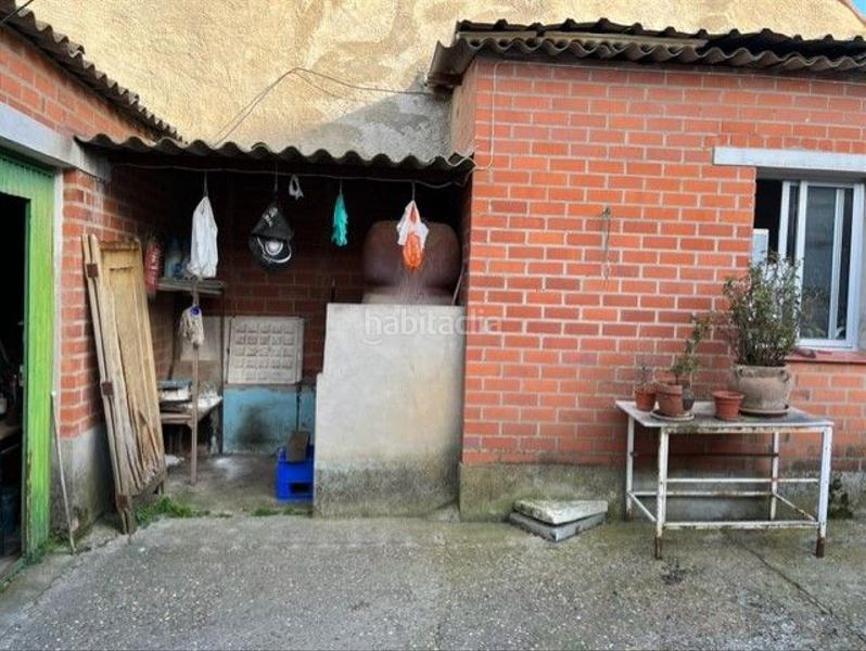 Foto 352dbd69-42c9-4b86-9081-ce2bb0ee9e3a. Edifici a Nava del Rey