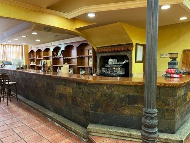 Foto e0a82dc3-b4d3-41f2-838d-eec84c4e9922. Edifici a Nava del Rey