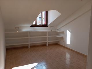 Piso en La Magdalena. Disponible ahora ! piso en coso bajo junto a la madalena