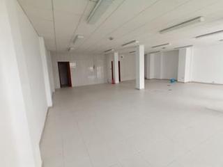 Local Comercial a N/a. Local com. en venta en viana de cega, 1 despacho.