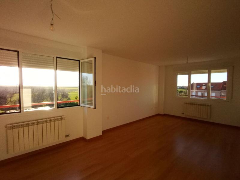 Foto 868f1dec-9eb0-497f-a310-b3d53e561f94. Pis amb calefacció aparcament a Villanubla