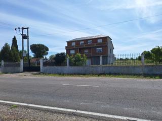 Xalet a Arca real 103b. Chalet en venta en pinar de antequera, 5 dormitorios.