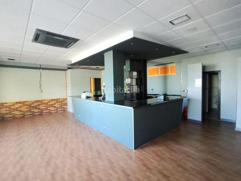 Foto d87f115e-0395-400b-bbbb-f9d8bbabde70. Lloguer local comercial a juan garcia hortelano 39 a Valladolid