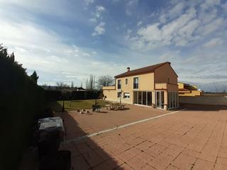 Chalet en Renedo de Esgueva. Chalet en venta en renedo de esgueva, 5 dormitorios.