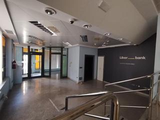 Lloguer Local Comercial a San lorenzo 16. Local com. en alquiler en centro, 3 despachos.