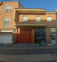 Edifici a Real 9. Edificio en venta en santovenia de pisuerga, 3 dormitorios.