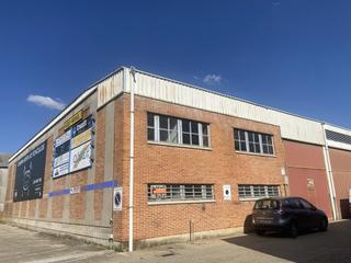 Affitto Capannone industriale in Polígono Argales. Nave industrial en alquiler en polígono argales, 3 dormitorios.
