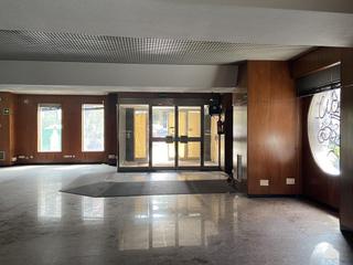 Local commercial à Centro. Local com. en venta en centro, 7 despachos.