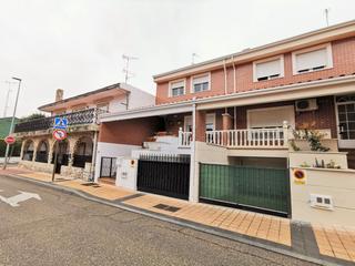 Xalet a Calle segura 23. Chalet en venta en la flecha, 4 dormitorios.
