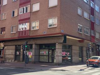 Lloguer Local Comercial a Paseo de san vicente 20a. Local com. en alquiler en delicias, 3 despachos.