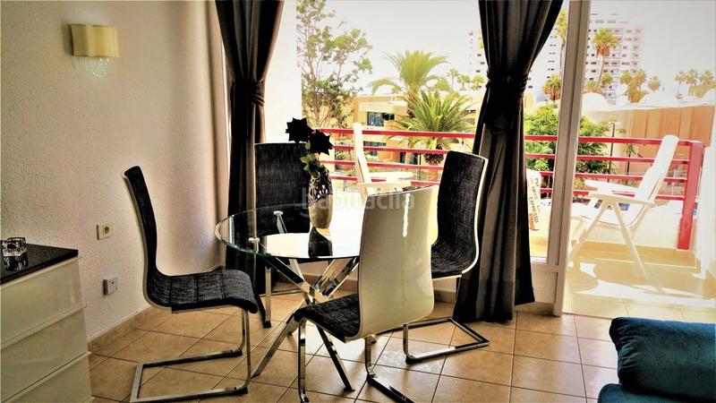 Foto 5cc87075-bb4c-4b7e-8114-138274b2a116. Apartament amb piscina a Playa de las Américas Adeje