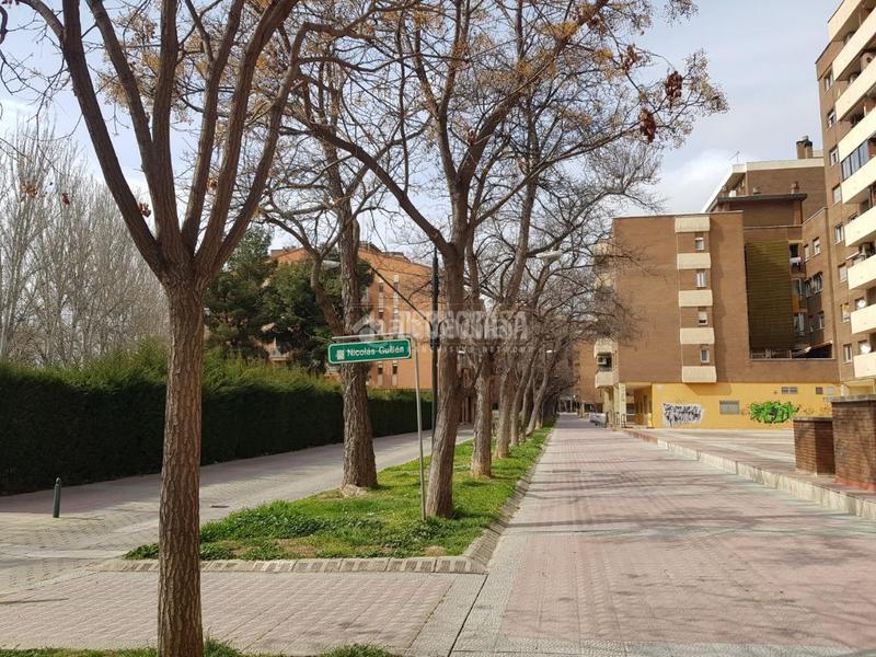 Foto 1441fa9d-7943-46a0-a1fa-1dba7363b622. Location local commercial dans Grancasa Zaragoza