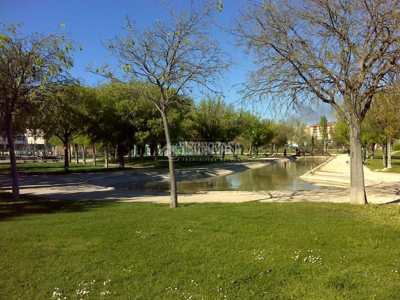 Foto 772ecd4e-d4f7-4e23-a58b-f24639e046cf. Location local commercial dans Grancasa Zaragoza