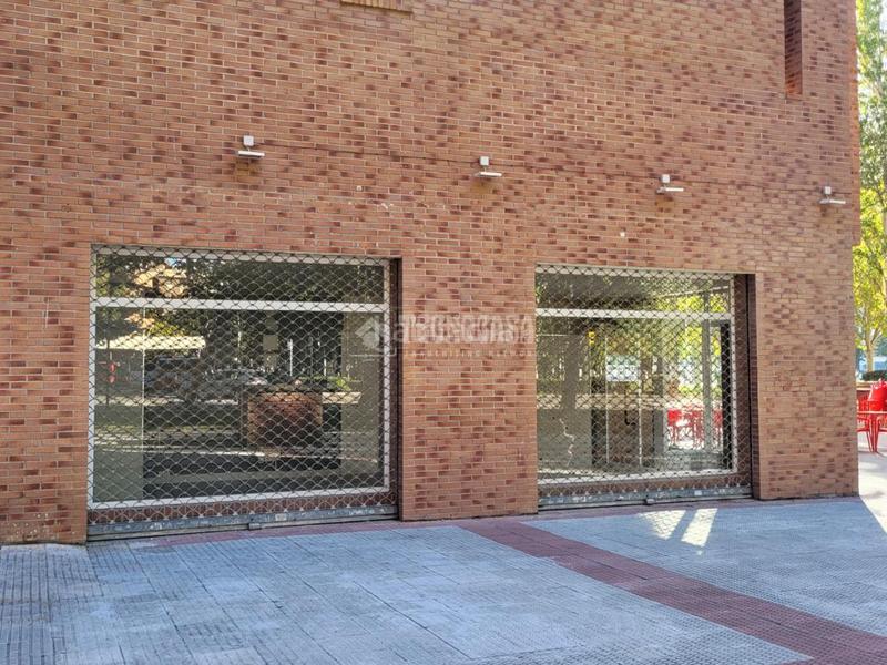 Foto 2b1e4a40-f6a2-43fb-bcf2-1a1a180cc4f2. Alquiler local comercial  en alquiler en Zaragoza