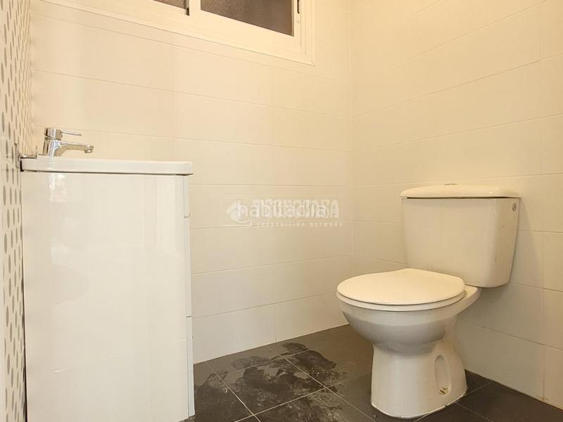 Foto 8aefe5b4-1062-48bc-a76f-6f1ea9a8dd14. Alquiler local comercial  en alquiler en Zaragoza