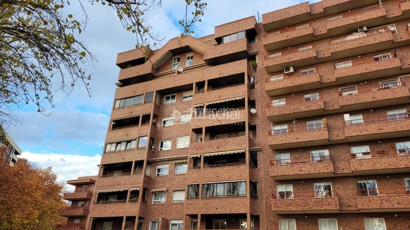 Foto c45c3a00-c75b-4d7e-a1f4-4102a2a112c4. Location local commercial dans Grancasa Zaragoza