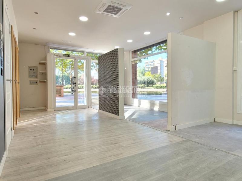 Foto 317fec13-af43-4508-8264-6c05e69275cf. Rent business premise in Grancasa Zaragoza