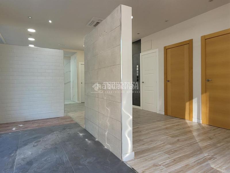 Foto 7c05d0ab-6d75-4fa9-91f2-26b2479a3787. Rent business premise in Grancasa Zaragoza